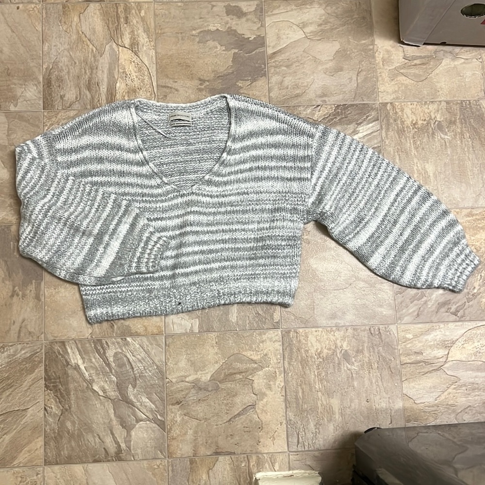 Urban Outfitters cropped grey sweater size xs